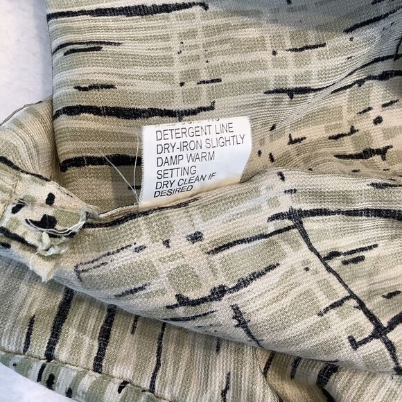 Kahuna Bay By Visitor Mens Medium Shirt Short Sleeve Collar Silk Blend Tan Black - Picture 10 of 10